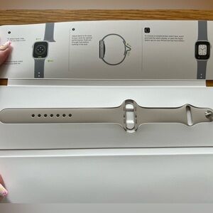 NWT Apple sport band starlight M/L 45mm